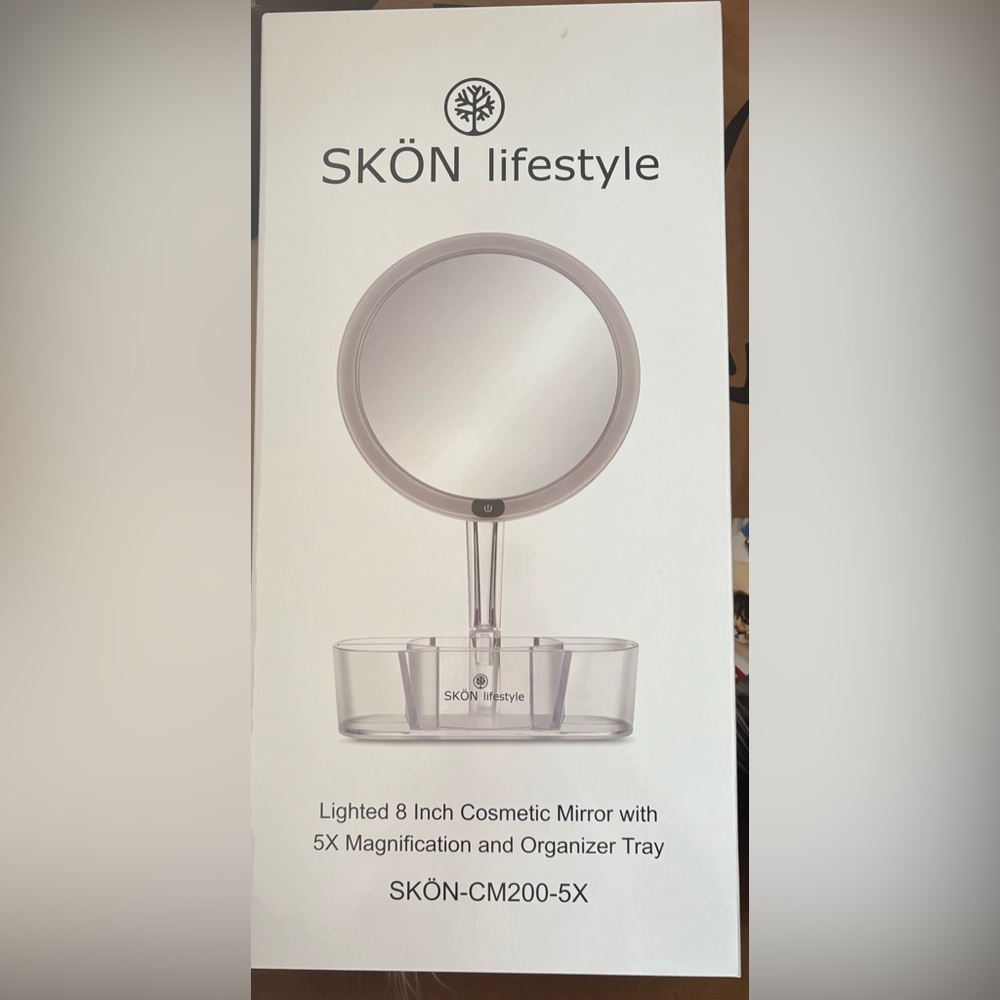 SKÖN Lifestyle Lighted Cosmetic Mirror